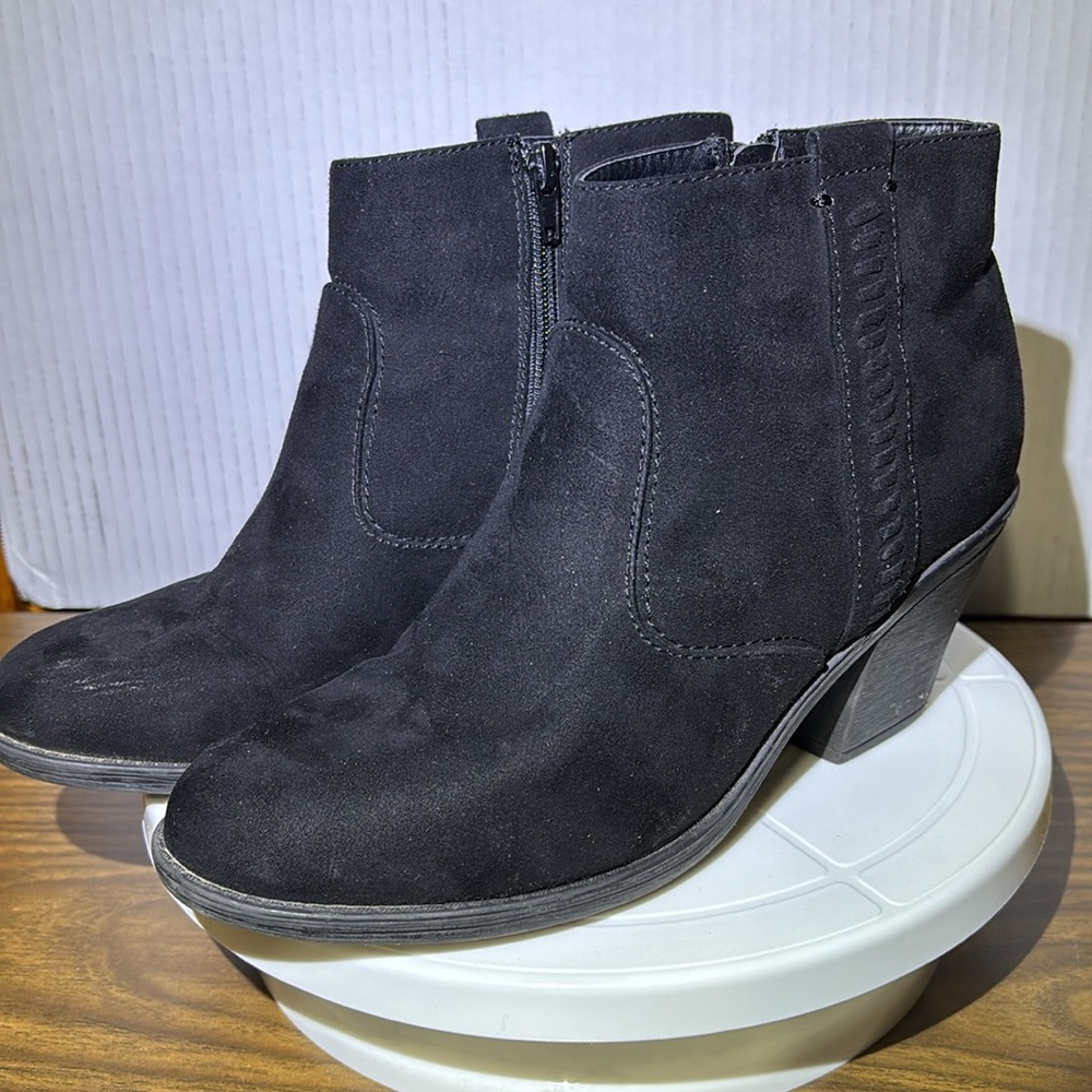 BOOT SALE Hot tomato black booties size 8.5 M black suede 3” heel